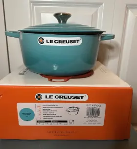 Ls2501-267fss Le Creuset Signature Enameled Cast Iron Round Dutch Oven 5.5 Quart In Teal