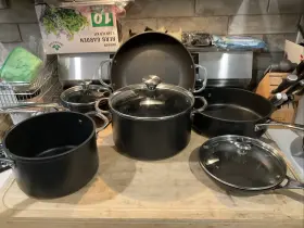 Tnsp0010 Le Creuset Toughened Nonstick Pro Cookware Set 13 Pieces Grey - Great Condition