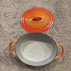W020 Le Creuset Oval Casserole Dish Dutch Oven Cast Iron Cerise 9 Inch By 4 With Lid
