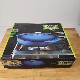 Lodge 075536463339 3.6 Quart Blue Essential Enamel Braiser Casserole Dual Handles Nib 11.5 Inch