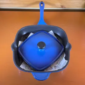 79751848 Lodge 11in X Usa Cast Iron 2pc Blue Enamel Panni / Steak Press Set