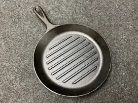 F7229 Lodge Cookware V9gp Round 9 Inch Cast Iron Seasoned Grill Pan Made In U.s.a V9gp/f7229 Skillet