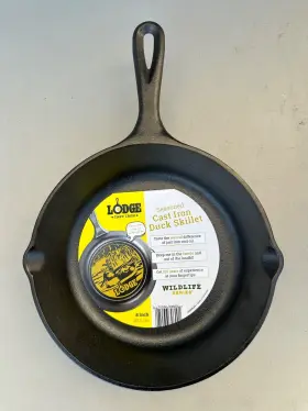 L5skwldk Lodge New Seasoned Cast Iron Wildlife Series 8 Inch Skillet Duck