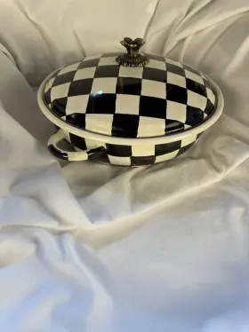 89406-40 Mackenzie-childs Courtly Check Medium Enamelware Casserole 12 Inch Wide New No Box
