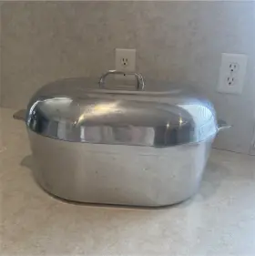 R021 Magnalite Classic Aluminum Oval Roaster 18 Inch With Lid And Tray