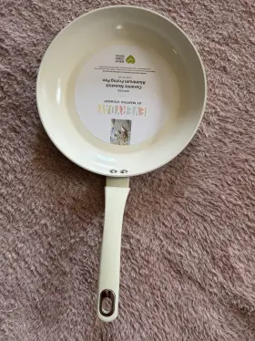 Martha Stewart 085081621054 Everyday 9.5 Inch Rexford Ceramic White Nonstick Aluminum Frying Pan