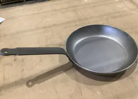 365124 Mauviel Msteel Black Carbon Natural Nonstick Frying Pan With Iron Handle 9.4in
