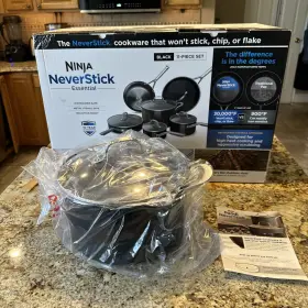 C10355 Ninja New Foodi Neverstick 5.5 Quart Stock Pot With Glass Lid Mint