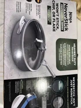 C30140 Ninja Foodi Neverstick Premium Hard-anodized 4-quart Saut Pan Glass Lid