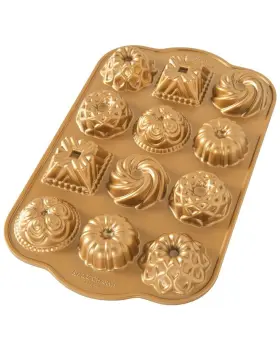 30501869030000 Nordic Ware Bundt Charms Pan