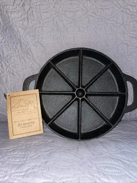10135 Old Mountain Brand New Pre Seasoned 8 Impression Cornbread Skillet 11 Inch X 9