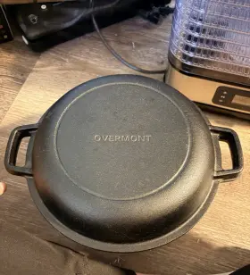 Overmont Do-26 3.5 Quart Cast Iron Round Dutch Oven Black Non-stick Lid Double Handle