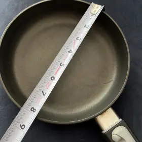 2737 Pampered Chef 8 Inch Signature Nonstick Skillet Detachable Handle