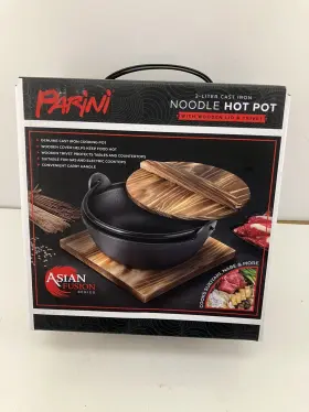 Inv00831 Parini New 2l Cast Iron Hot Pot Perfect For Noodles With Wooden Lid And Trivet