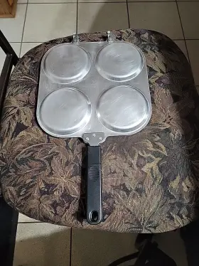 K35588 Perfect Pancakes 2-piece Hinged Aluminum Griddle And Pancake Nonstick Teflon 10 In W Papers Clean