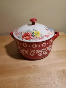 Pioneer Woman 085081597137 Fancy Flourish Mini Cocotte Lid 16 Oz 4.5 In Diameter Red