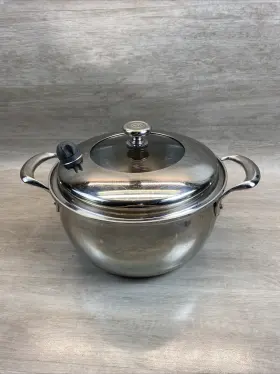 L2047 Princess House 5-ply Vida Sana Stainless Steel Casserole 8 Quart Used