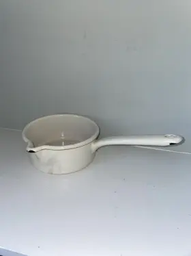0036-109 Riess Kelomat Gmbh Classic European Saucepan With Spout Enamel White 0.75 Lite - Austria