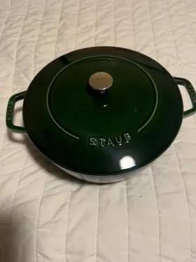 1034417 Staub Cast Iron Essential French Oven Dutch 5-quart Serves 5-6 Made In