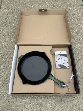 Staub 1222685 Cast Iron 10-inch Fry Pan Skillet Basil Green Great Condition With Book