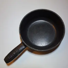 Staub 872078001728 France Cast Iron Mini Petit Cheese Fondue Handled Pot #12 Matte Black 5 Inch D