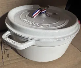 Staub 872078002251 Dutch Oven 5.5 Quart White Truffle New