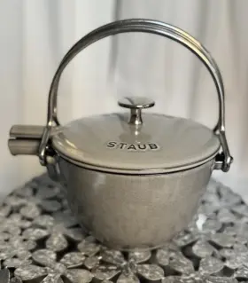 Staub 872078006792 Euc Cast Iron 1- Quart Round Tea Kettle Graphite Gray