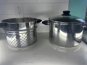 02744 Ultrex Stock Pot With Colander And Lid 6 Quart 18/10 Stainless Steel