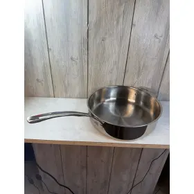 Viking 40011-0925 3-ply Stainless Steel 5 Quart Saute Pan With Helper Handle