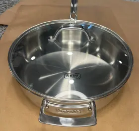 40011-3052b Viking Pan 3-ply 18/8 Stainless Steel Saute Mirror Finish With Lid 5qt/4.7l