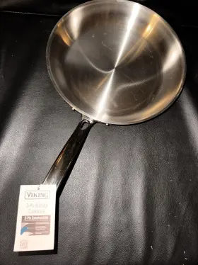 00840595100675 Viking 840595100675 3 Ply 18/8 Stainless Steel 12 Inch Frying Pan Aluminum Core Dishwasher Safe