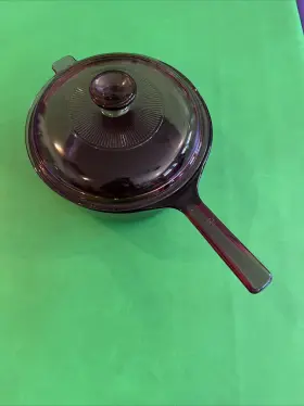 M3023 Visions Corning Cranberry 2.5l Non Stick Teflon Sauce Pan With Lid