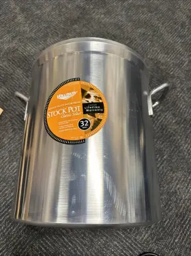 68633 Vollrath 32 Quart Stock Pot