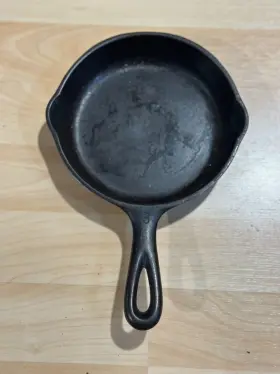 1053-b Wagner Vintage Ware Sidney -o- Cast Iron Skillet No. 3 1053 B 6.5in Made In Usa