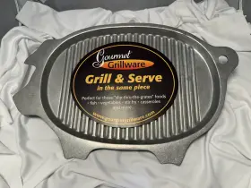 201055 Wilton Armetale Gourmet Grillware Pig Griller New Aluminum Alloy 1000 Degrees F