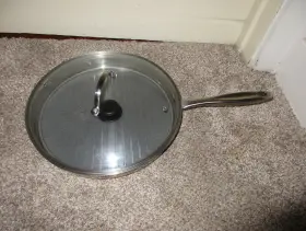 0410 Wolfgang Puck Bistro Elite 12 Inch Stainless Steel Grill Pan With Glass Lid And Splatter