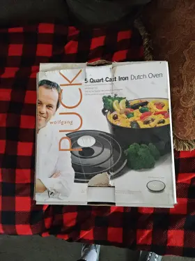 Swc5dutch Wolfgang Puck Black 5 Quart Cast Iron Dutch Oven Enamel Coating Self-basting Cover