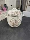 The Pioneer Woman Agatha 12-QUART Enamel Steel Stock Pot, Brown New. Price: $31.75.