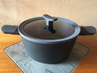 Berghoff Cera-green Non-stick Covered Stockpot 6.2QT/5.9L 10" All Cooktops Black New. Price: $44.90.