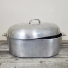 Vintage Wagner Ware Sidney -o-magnalite 4269 17 Qt Roaster With Lid Used. Price: $350.00.