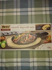 Parini Grilling Fajita Skillet Set Cast Iron Pan 7" X 14" Wood Trivet Mitt New. Price: $10.00.