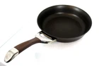 Circulon Symmetry Skillet Frying Pan Hard Anodized Non Stick 8.5" Good Condition Used. Price: $12.99.