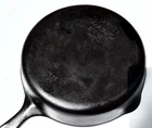 Wagner Ware 1058M Sidney -0- Seasoned 10" Diameter Cast Iron Skillet/pan Used. Price: $66.00.