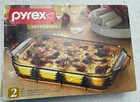 Pyrex Serveware Holiday Basket Serving Set Christmas Tree 2 Pc 9X13 Baking Dish Used. Price: $15.99.