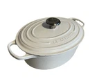 Le Creuset Signature Oval Cocotte 23CM 2-3/4QT 9" Shiny White Enamel Cast Iron Used. Price: $149.99.