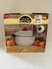 Vintage Pasta Pot Cooker-cook-drain-serve All One 4 Qt Locking Lid Open Box New. Price: $18.00.