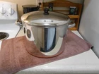 Revere Ware 16 Qt. Stock Pot & Lid Stainless/copper Restaurant Style USA-1987 Used. Price: $89.95.