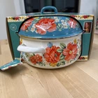 Nwt Pioneer Woman Vintage Floral Enamel Steel 4 Quart Dutch Oven With Lid New. Price: $95.00.