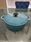 Le Creuset Round 26 Cm Caribbean Blue Dutch Oven Cast Iron 5.5 Qt Used. Price: $100.00.