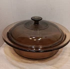 Corning Vision Ware Amber Pyrex 2.5 Qt Ribbed Casserole Dish V-33-B Lid Used. Price: $28.00.
